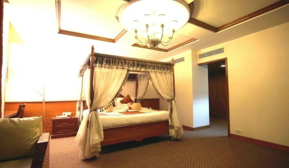 Hotel Cenneys Gateway Салем Екстер'єр фото
